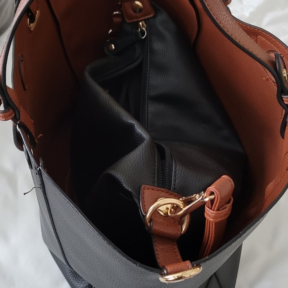 G.H. Bass & Co. 3-in-1 tote, purse and wallet. - Picture 5 of 14